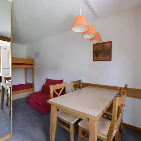 Divisible Au Pied Des Pistes Avec Balcon Et Casier A Skis - Fr-1-181-2083 *